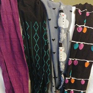 Snag Women's Holiday Tights. Size F Short.  4 Pairs